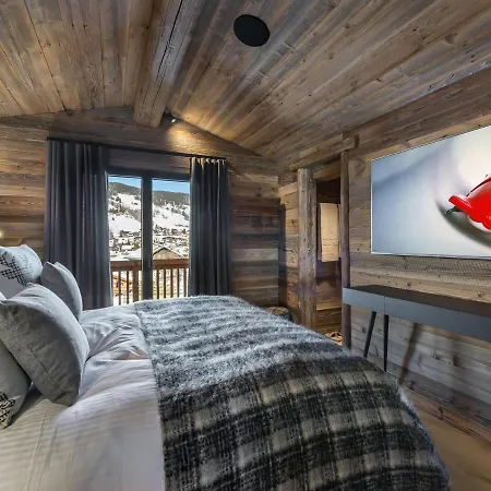 De Luxe Avec Jacuzzi, Salle Cinema Et Piscine Au Centre De - Fr-1-569-10 Chalet